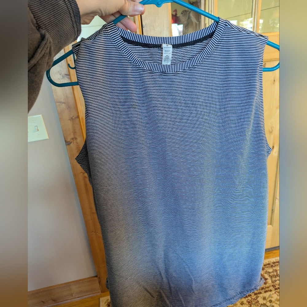 Lululemon tank